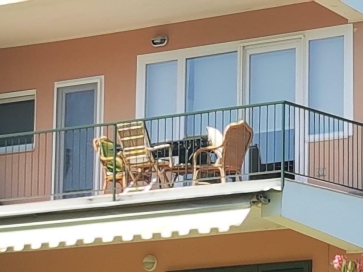 Casa Di Ludovica Lejlighed Manerba del Garda Eksteriør billede